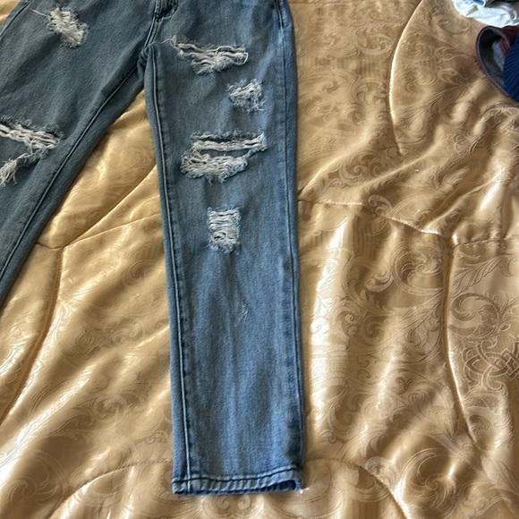 Brandy Melville Jeans. Blue, Size 27. Distressed. - Picture 4 of 7